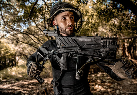 Ek Archery VLAD | with 8-bolt magazine